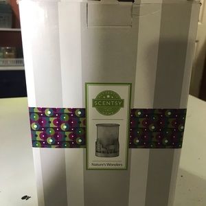 Scentsy brand new Natures wonder warmer
